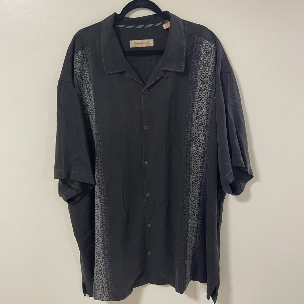 Tommy Bahamas 🇧🇸 Shirt Dark Gray,Used once in Excellent Condition 👔
